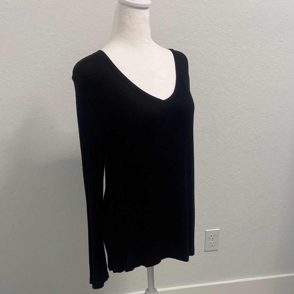 Black V-Neck Thin Long Sleeve Top